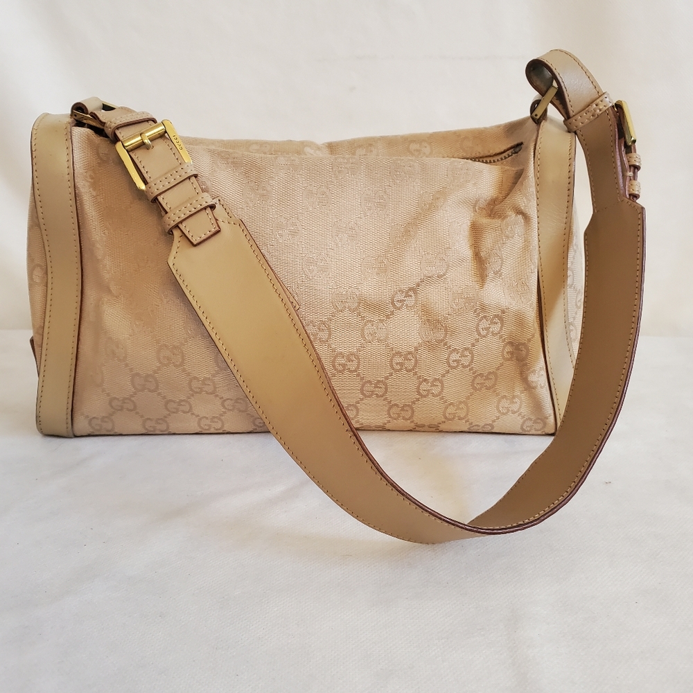 GUCCI Beige Monogram Shoulder Bag - Picture 2 of 14